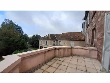 beau t2 centre melisey avec balcon terrasse