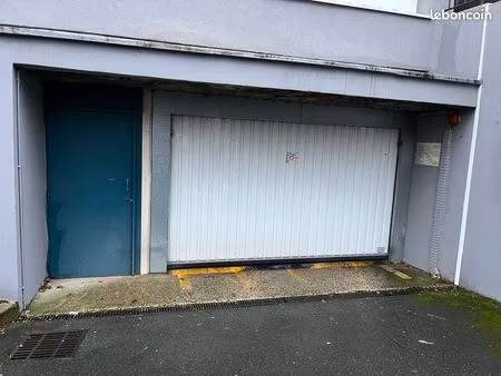 box à louer à champs