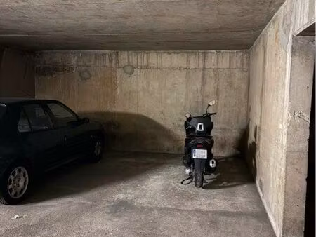 place de parking paris 10