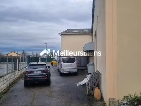 local commercial de 230 m² avec maison attenante de 115 m²