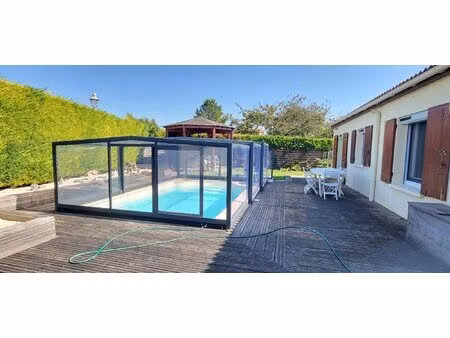 maison de plain pied avec piscine
