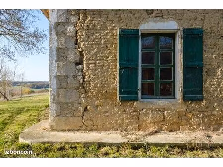 maison de 383 m2 à finir de rénover  avec de magnifiques vues panoramiques