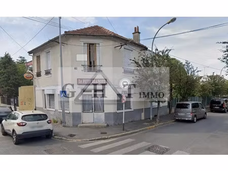 local commercial 214 m² proche rer