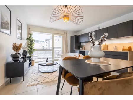 appartement 2 pièces avec terrasse + parking