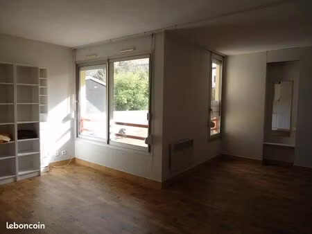 studio 1 pièce 33 m²