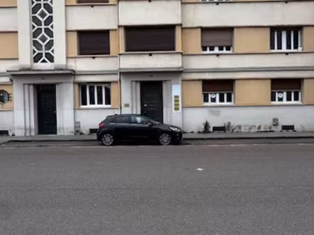 location commerce 140 m² à dijon (21000)