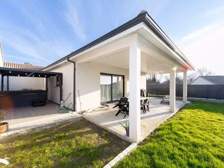 vente maison 5 pièces 110 m² à cubnezais (33620)  339 500 €