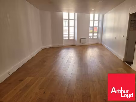 location bureau 50m2 biarritz 64200 - 1095 € - surface privée