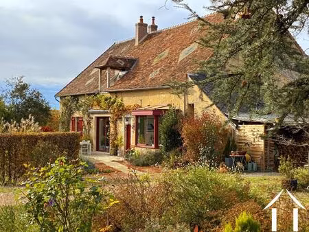 ancien presbytère magnifiquement situe dans le parc naturel régional du morvan