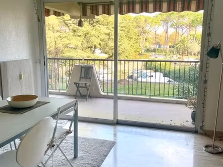 location meublée appartement 3 pièces 75 m² à mandelieu-la-napoule (06210)  1 600 €