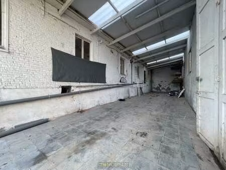 a louer  entrepôt de 80m² situé à mater (audenarde)