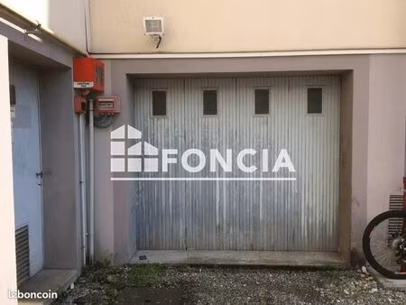 parking 22 m² valgelon la rochette