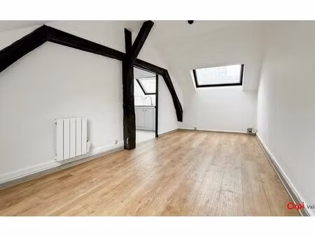 location appartement  15.25 m² t-1 à beaugency  335 €