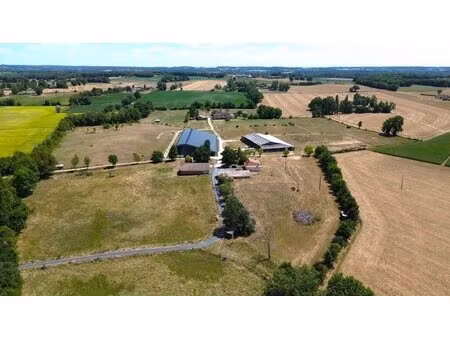 propriété équestre 20 hectares dédiés aux chevaux