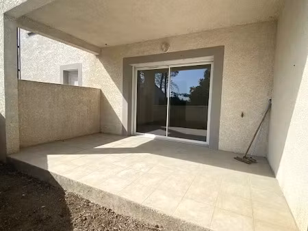 location appartement 1 pièce 37 m² à raphèle-lès-arles (13280)  530 €