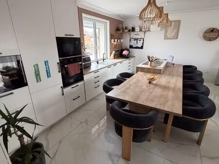 maison néon bretonne 5 chambres