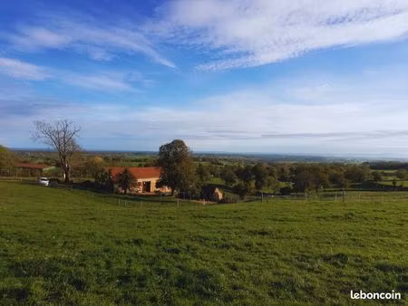 maison avec dépendances sur 3 5 ha