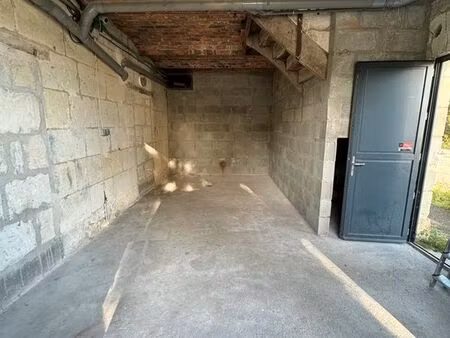 ?garage spacieux saumur