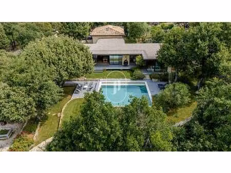 villa de luxe à vendre à apt : 1 595 000 € | 215m²