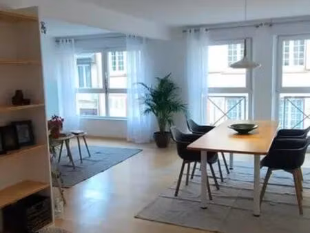 spacieux et lumineux f3 entièrement rénové à huningue (5 min de la passerelle des 3 fronti