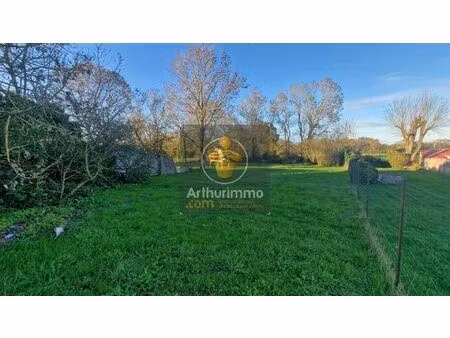 vente terrain 730 m2 à bois-de-céné