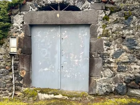 belle cave ancienne historique cézeaux limite aubière clermont pour stockage ou lieu de co