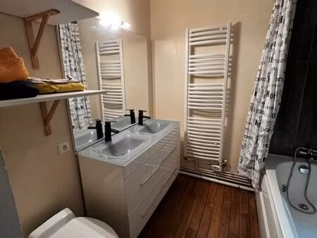 maison de village - proche ecoles  commerces et transports en commun