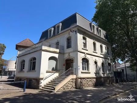 bureaux 285 m² lure