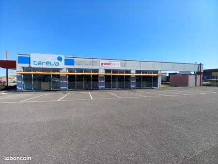 local commercial 400 m2