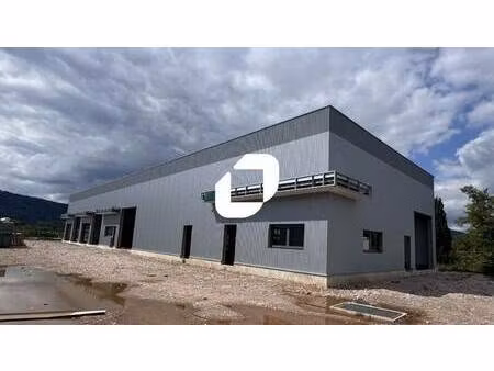 local d'activités à vendre