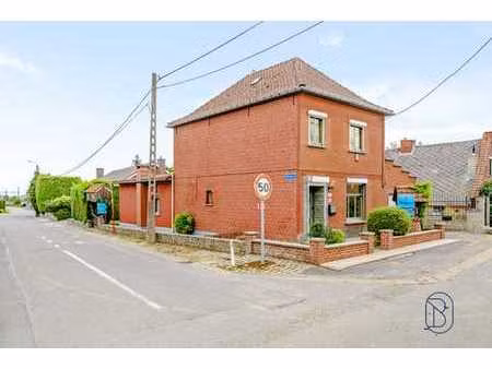 maison bien située avec 3 chambres  garage et jardin