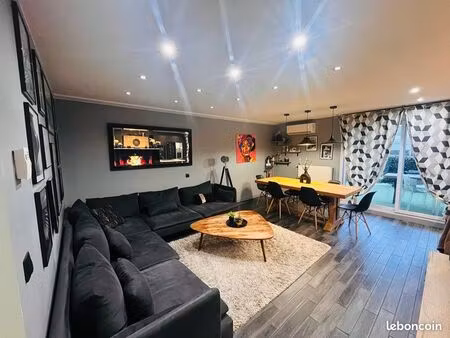 meyzieu – t4 rez-de-jardin 83 m² avec terrasse/jardin  piscine