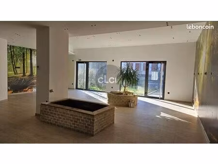 boutique 85 m² francheville