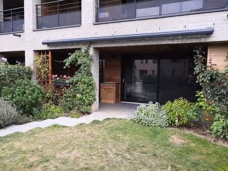 appartement 2 chambres avec terrasse et jardin