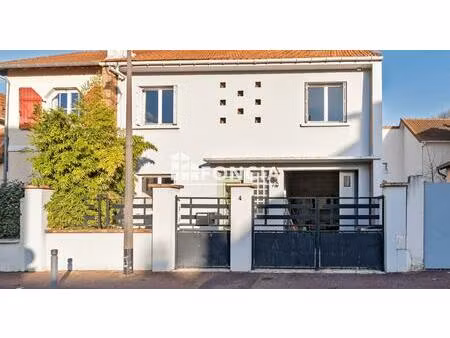 quartier residentiel des sablons  proximite immediate des ecoles  des commerces et des tra