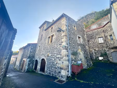 maison t5 près de les martres de veyre à vendre