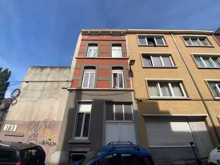 entrepôt/atelier de 85 m2 au rez d’une petite copro