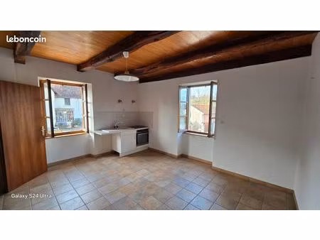 cirey  grand t2 de 85m2 avec cave