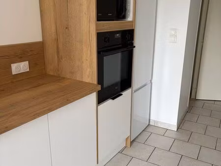 à louer logement 3 chambres 92 m2