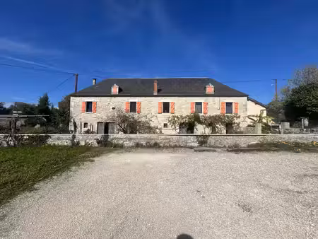 maison en pierre avec gîte et grand terrain cressensac (lot)