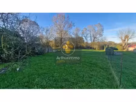 rare  terrain constructible de 730m² hors lotissement