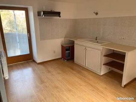 t3 lumineux avec terrasse