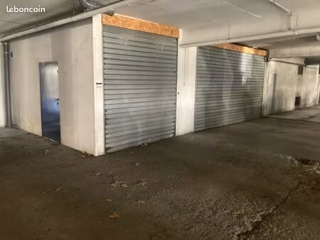 location garage double avec local attenant
