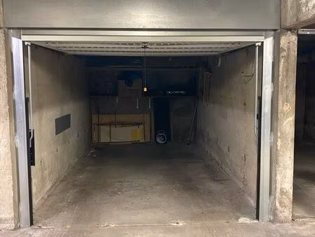 garage 13 m2 lyon3-part dieu