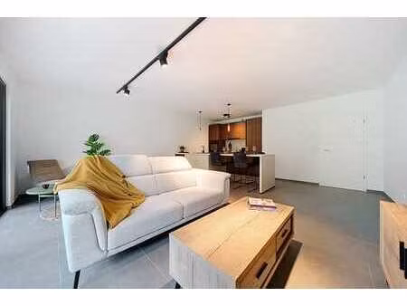 appartement 1 chambre avec terrasse et jardin clôturé