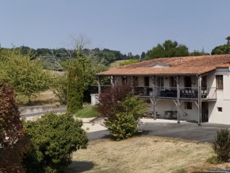 vente maison piscine à aubeterre-sur-dronne (16390) : à vendre piscine / 130m² aubeterre-s
