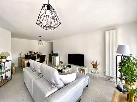 location appartement 3 pièces à saint-gilles-croix-de-vie (85800) : à louer 3 pièces / 67m