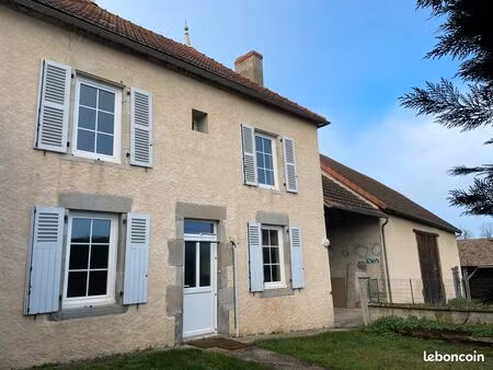 jolie maison de village avec dépendances et terrain