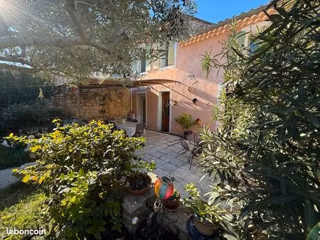 maison de village avec jardin et piscine