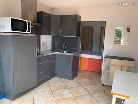 location - studio - 1 pièces + cuisine - 25 m² – seyssins - situé dans le haut de seyssins